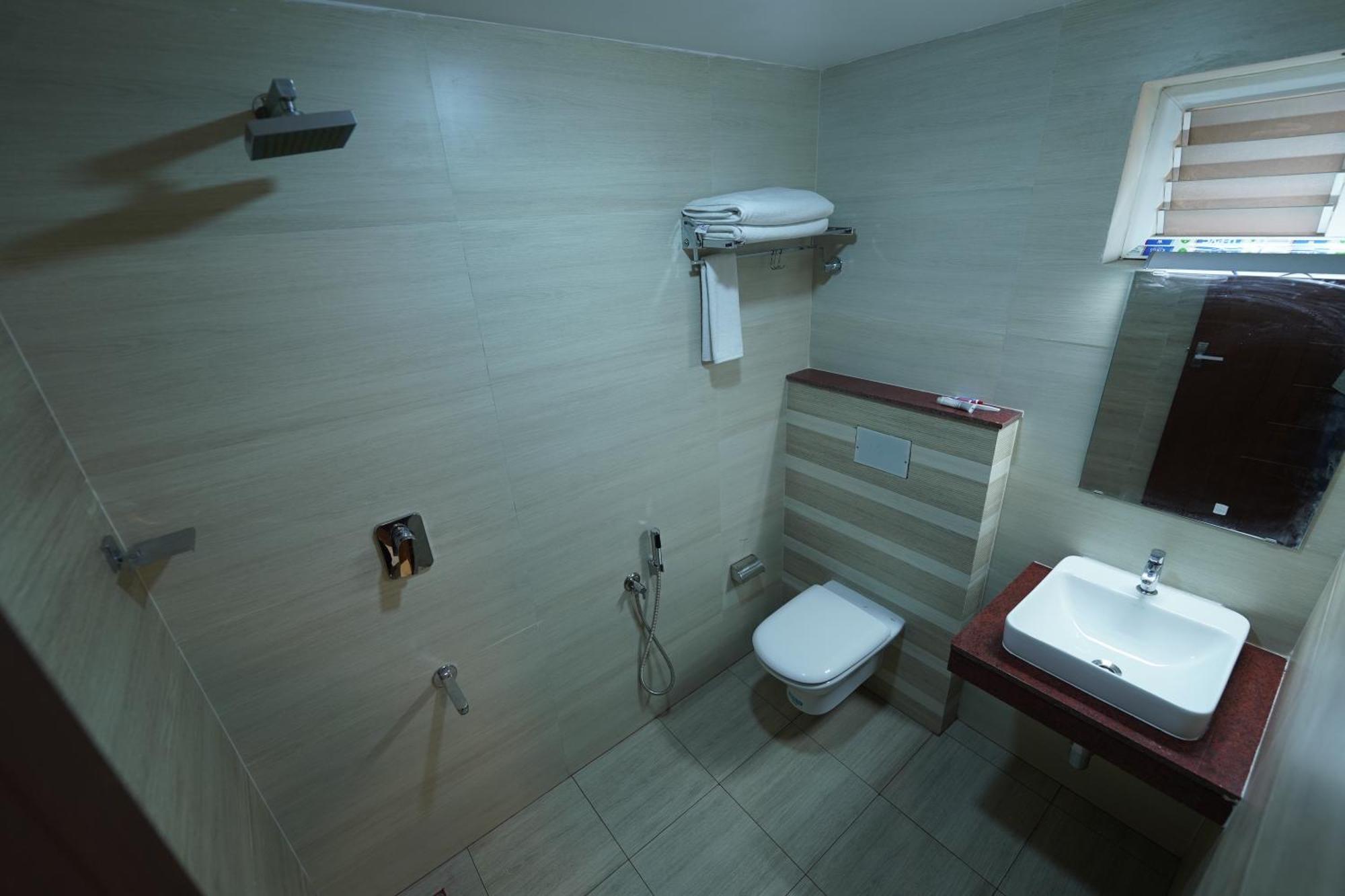 Hotel Newline Orchid Guruvāyūr Εξωτερικό φωτογραφία